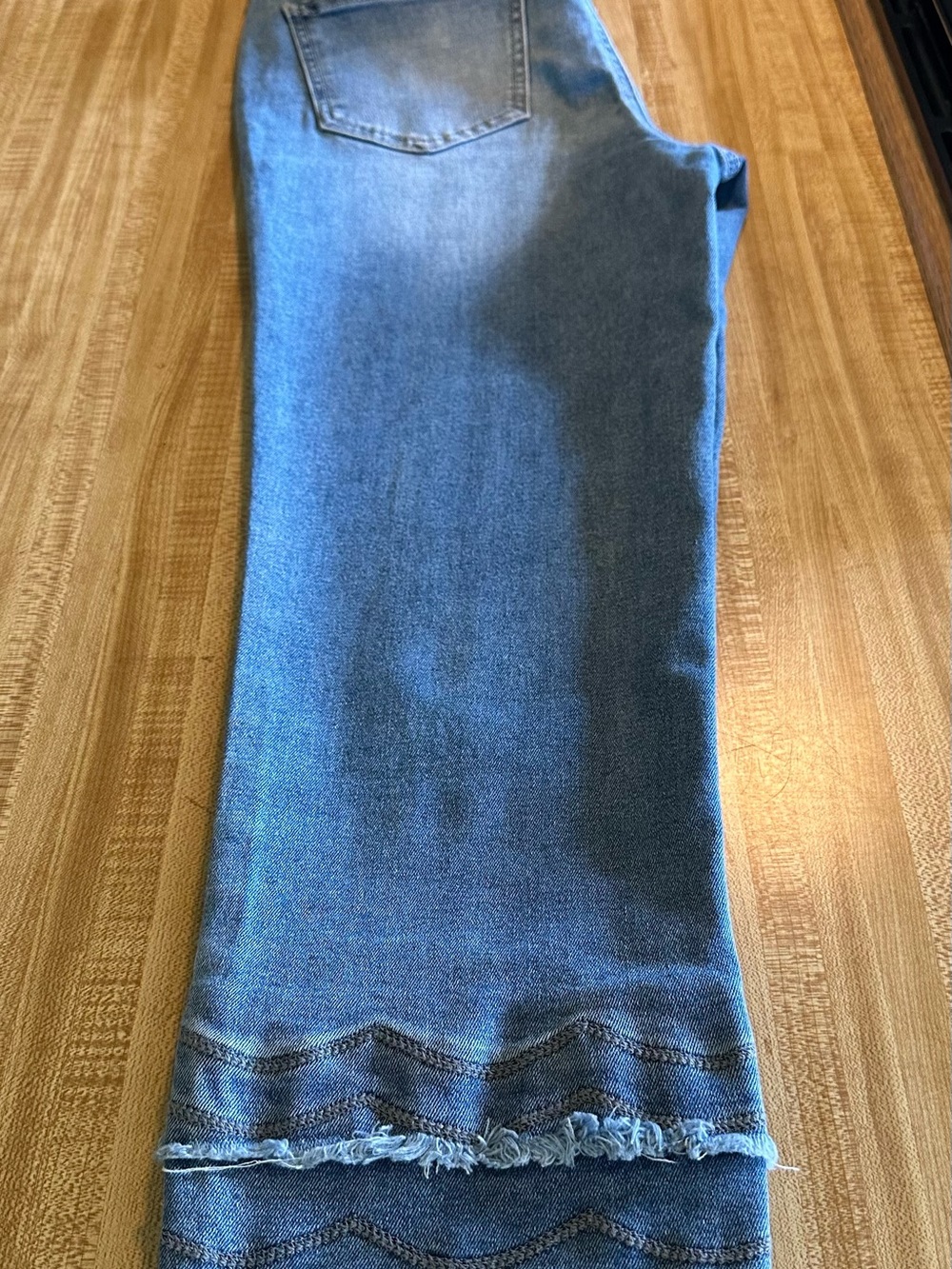 Jeans - Picture 2 of 3